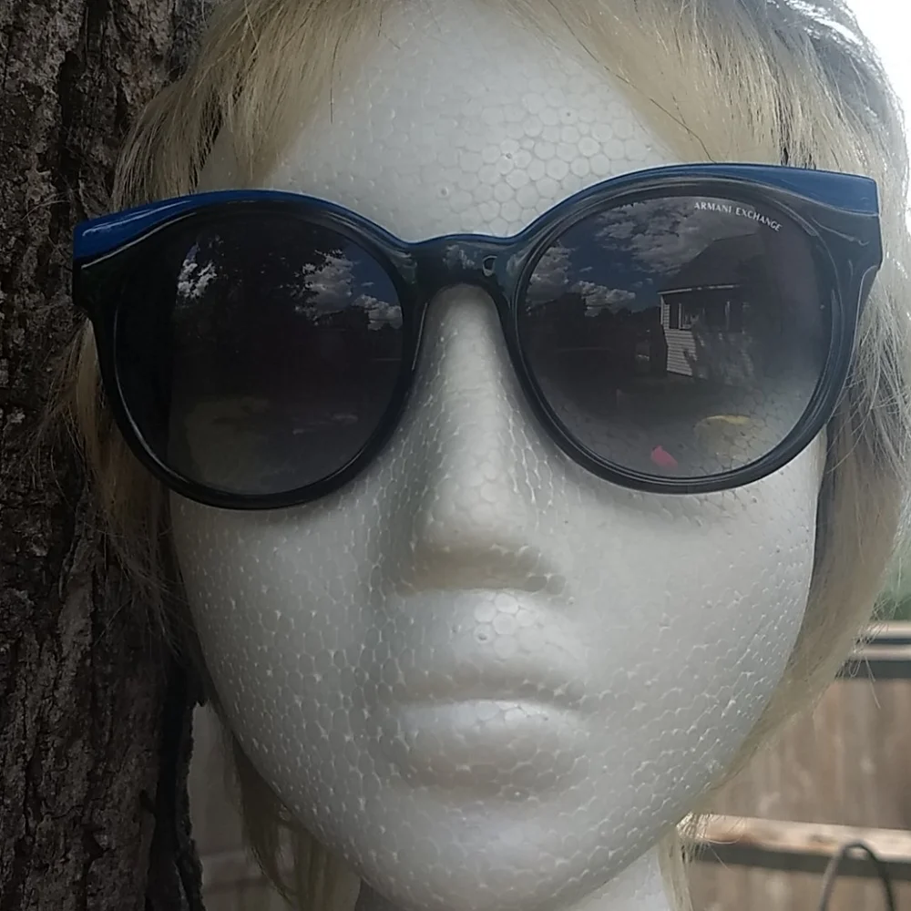 Armani Exchange sunnies NWOT +NWT case